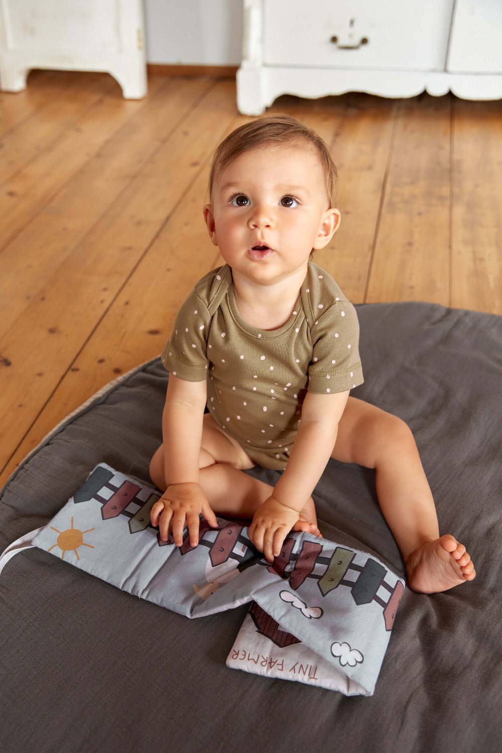 Lässig Stoffbuch Baby - Activity Soft Toy Book, Tiny Farmer Valentinstagsangebot