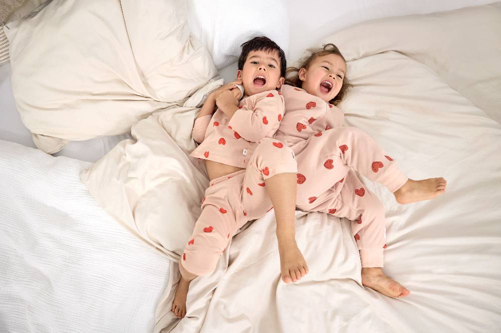 Lässig Baby Schlafoverall - Bio Baumwolle, Herzen, Rosa VIP-Rabatte