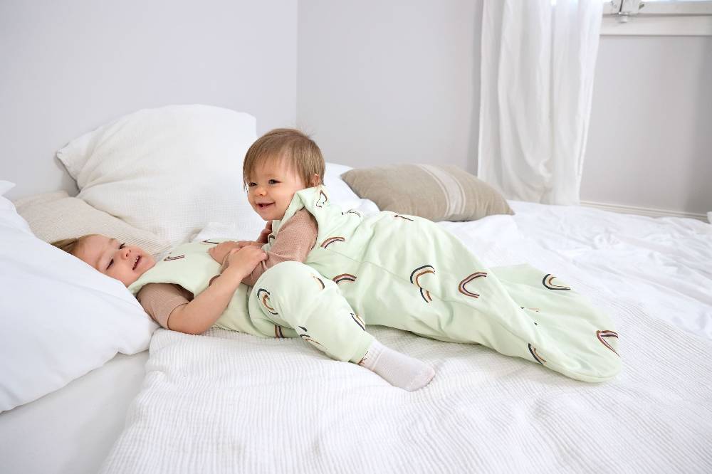 Lässig Kinder Schlafoverall 2,5 TOG - Regenbogen, Mint Bis zu 50% Rabatt