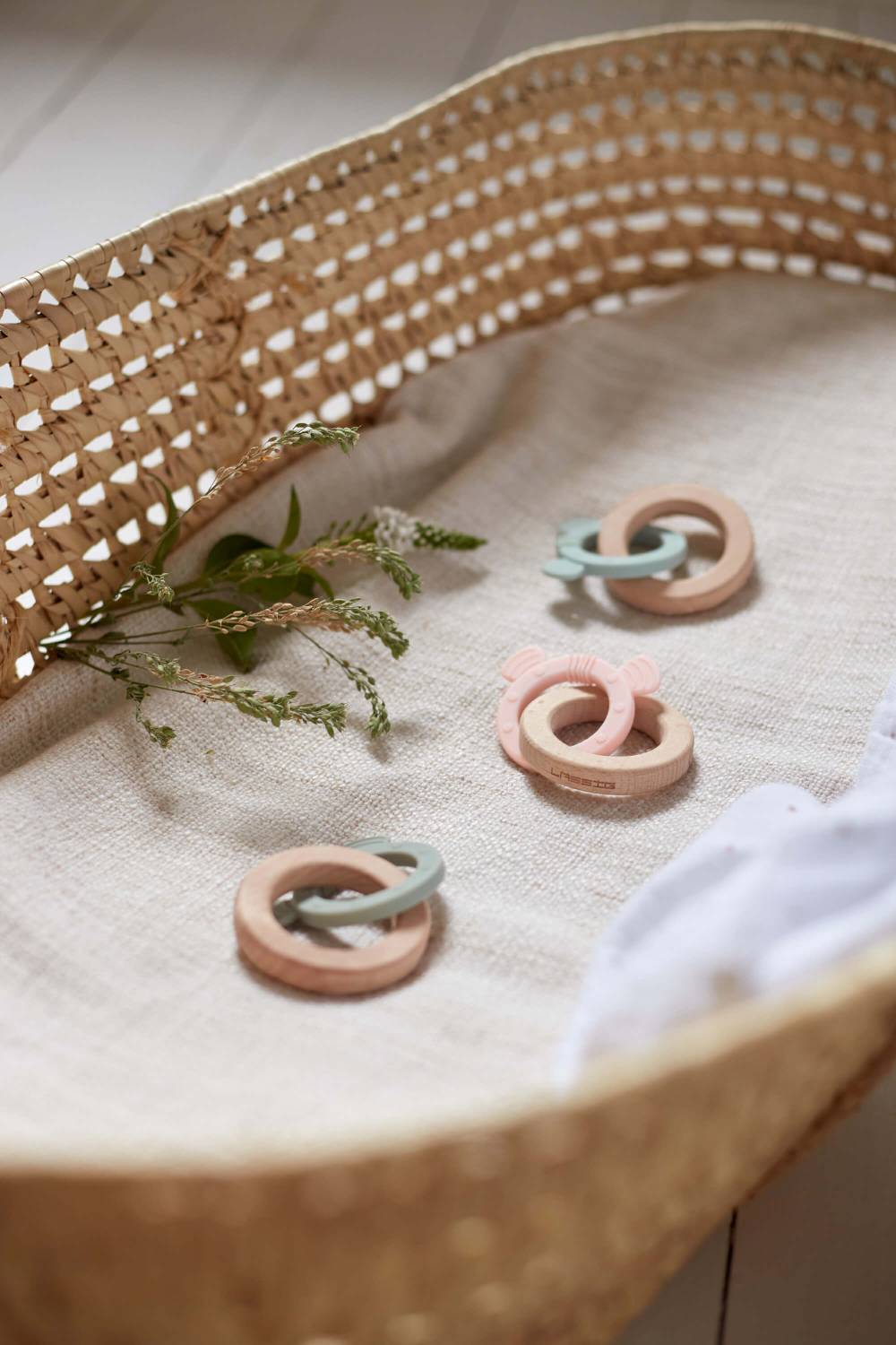 Lässig Holz Greifling mit Beißhilfe - Teether, Little Chums Mouse Hotsell