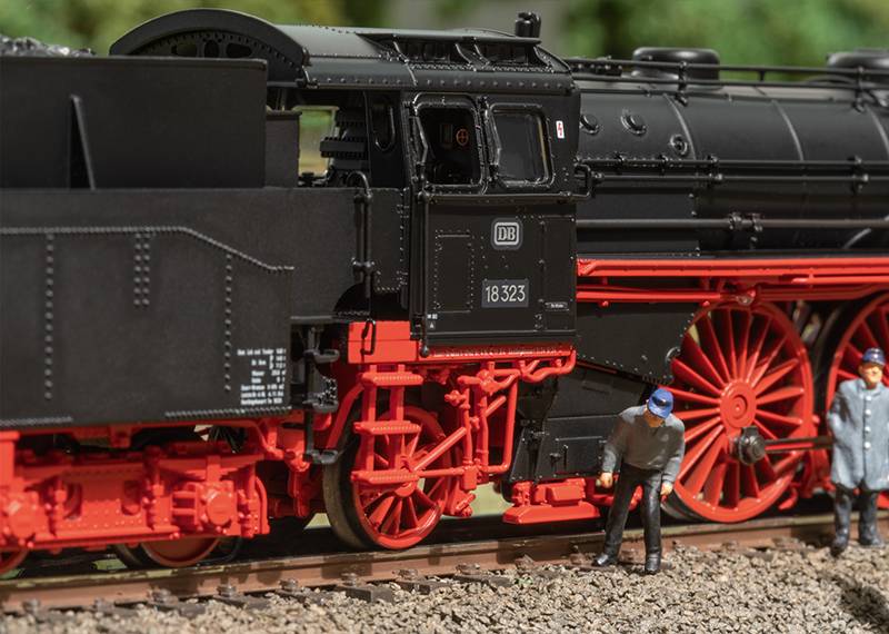 Märklin Dampflokomotive 18 323 Super Sparpreis