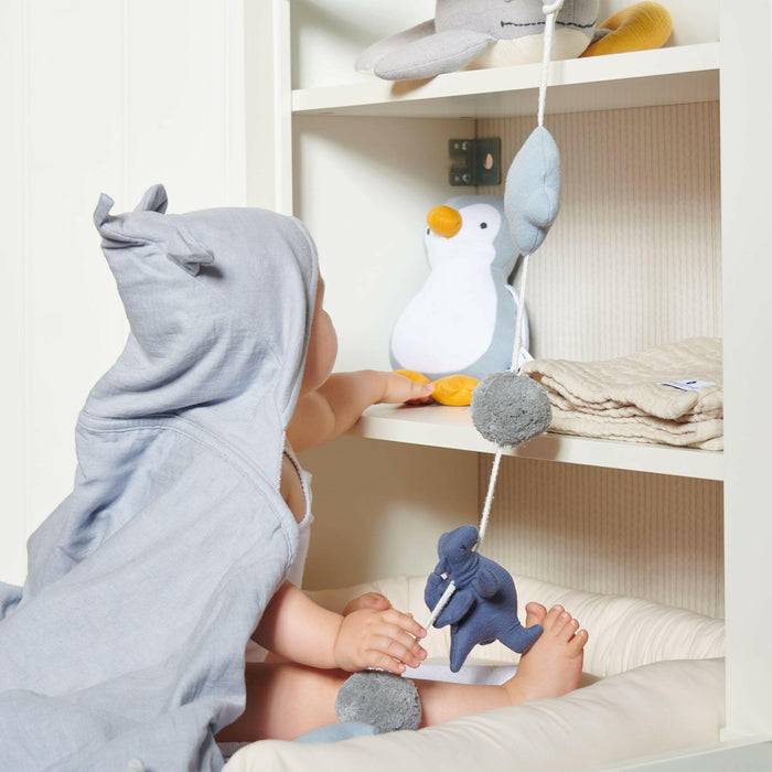 Nordic Coast Company Spieluhr Baby Pinguin Hellblau Blitzverkäufe