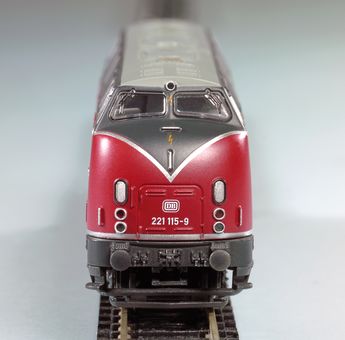 Piko N Diesellokomotive BR 221 DB IV Artikelnummer: 40500 Vierteljährliche Förderung