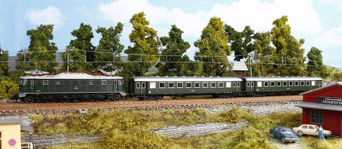 Piko N 2er Set Schürzeneilzugwagen ÖBB III Artikelnummer: 40622 Preisnachlass