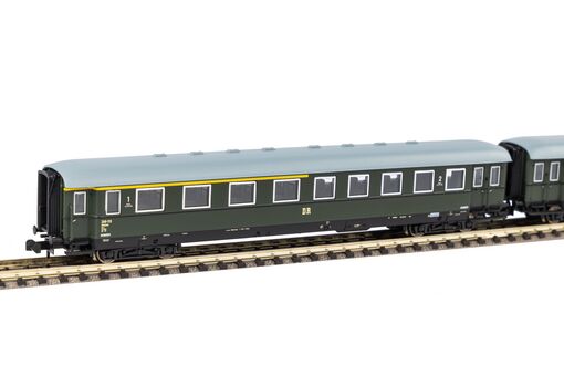 Piko N 2er Set Schürzeneilzugwagen 1./2. Klasse + 2. Klasse DR III Artikelnummer: 40628 Begrenzt auf 3 Tage