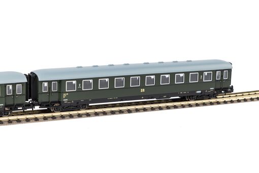 Piko N 2er Set Schürzeneilzugwagen 1./2. Klasse + 2. Klasse DR III Artikelnummer: 40628 Begrenzt auf 3 Tage