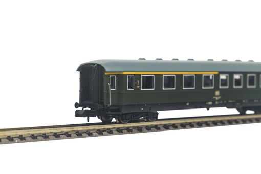 Piko N Schürzeneilzugwagen 1./2. Klasse DB IV Artikelnummer: 40629 Speichern exportieren