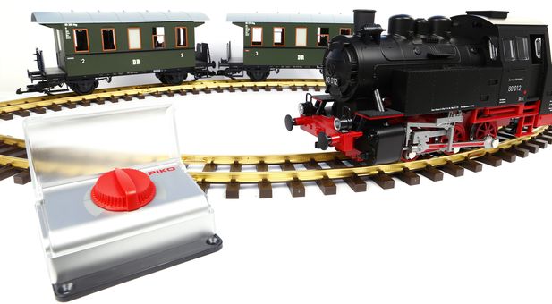 Piko G Start-Set Personenzug BR 80 (inkl. Sound+Dampf) Artikelnummer: 37125 Bis zu 50% Rabatt
