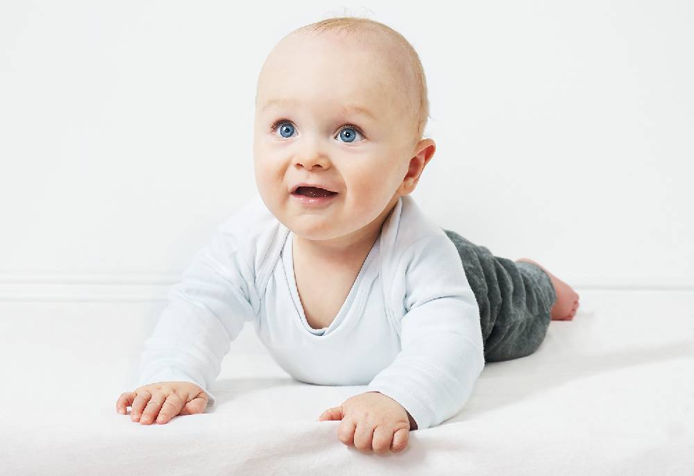 Pinolino Jersey-Spannbetttuch für Kinderbetten, weiß - Auslaufartikel Im Verkauf