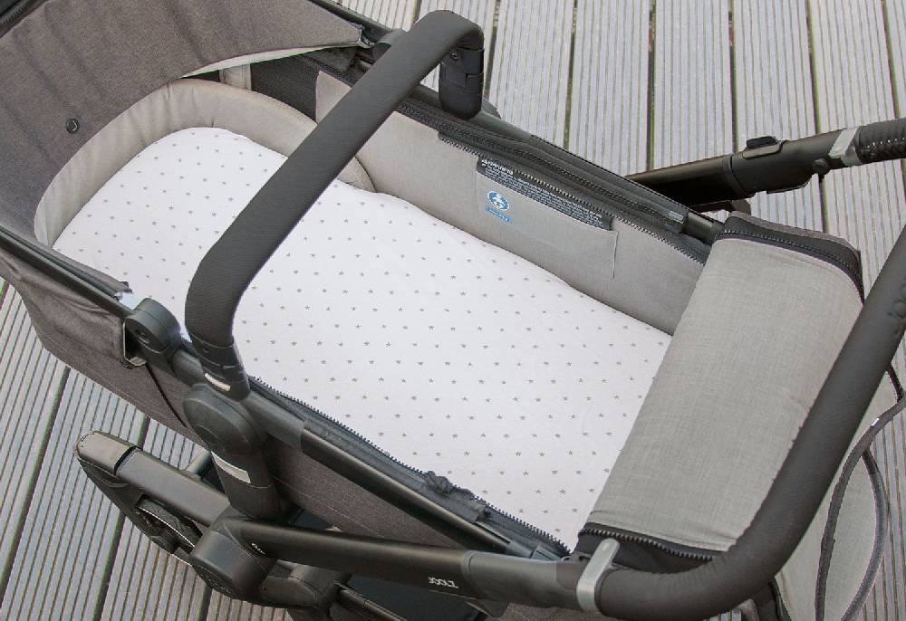 Pinolino Jersey-Spannbetttuch für Wiegen, Anstellbettchen und Kinderwagen, grau - Auslaufartikel Outlet