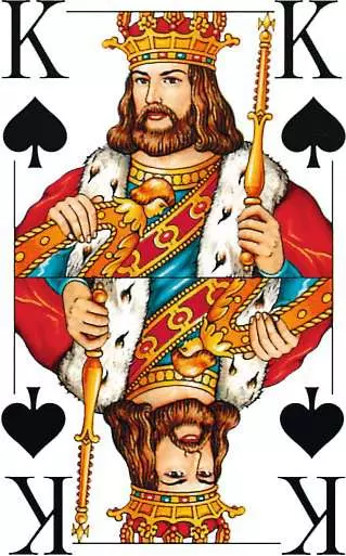 Ravensberger Matratzen Klassisches Skatspiel, Französisches Bild mit großen Eckzeichen, 32 Karten in Klarsicht-Box - Kartenspiel ab 8 Jahren Schlussverkauf