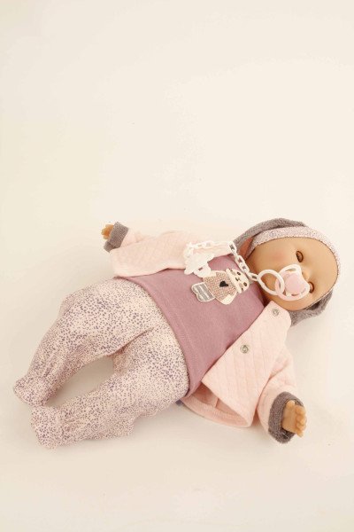 Schildkröt Manufaktur Baby Amy 45 cm mit Schnuller, Malhaar, braune Schlafaugen, Kleidung winterlich zollfrei