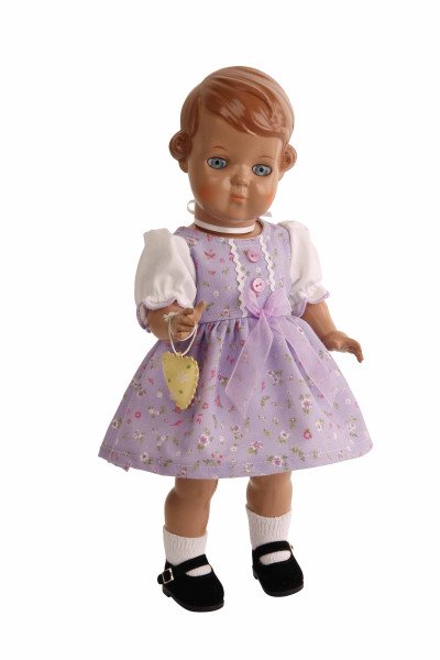 Schildkröt Manufaktur Puppe Inge 34 cm braune Malhaare, blaue Augen, Dirndl lila
