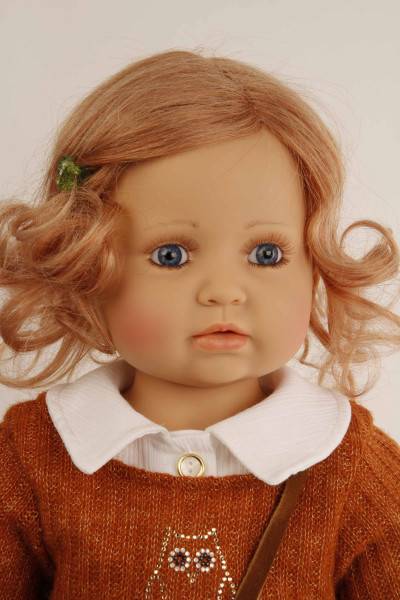 Schildkröt Manufaktur Puppe Anna-Maria 70 cm stehend von Brigitte Paetsch braune Haare, Kleidung rose/rot/weiss Sonderangebot