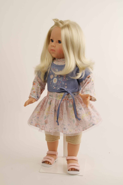 Schildkröt Manufaktur Stehpuppe Elli 52 cm blonde Haare, blaue Schlafaugen, Blumenkleidung Günstig kaufen