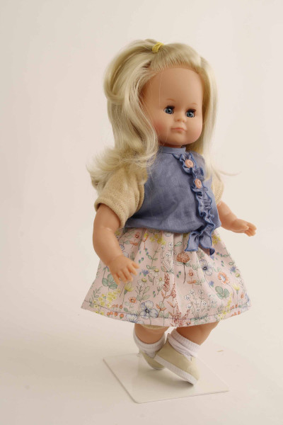 Schildkröt Manufaktur Puppe Schlummerle 37 cm blonde Haare, blaue Schlafaugen, Blumenkleidung rose/bleu Zeitbegrenzte Promotion