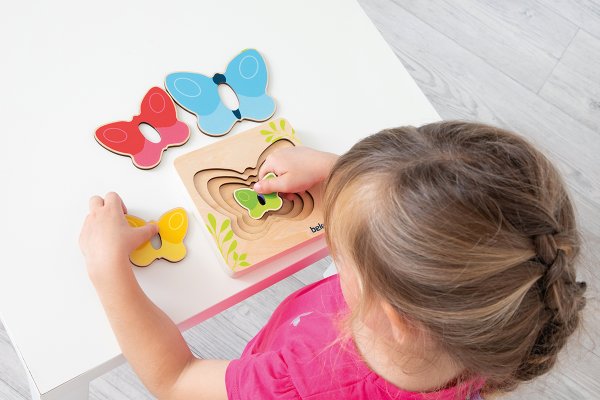 Schildkröt Manufaktur Lagen-Puzzle "Kleiner Schmetterling" by Beleduc 2025