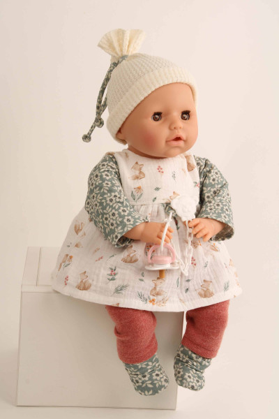Schildkröt Manufaktur Baby Amy 45 cm mit Schnuller, Malhaar, braune Schlafaugen, Kleidung rot/grün/weiss Lagerräumung