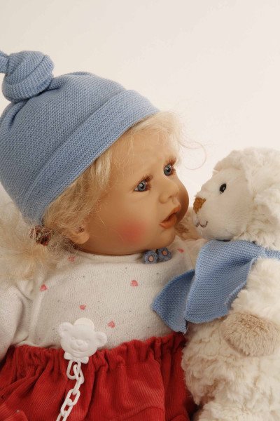 Schildkröt Manufaktur Baby Pina 52 cm von Karola Wegerich , blonde Haare, Kleidung weiss/blau/rot Blitzangebot