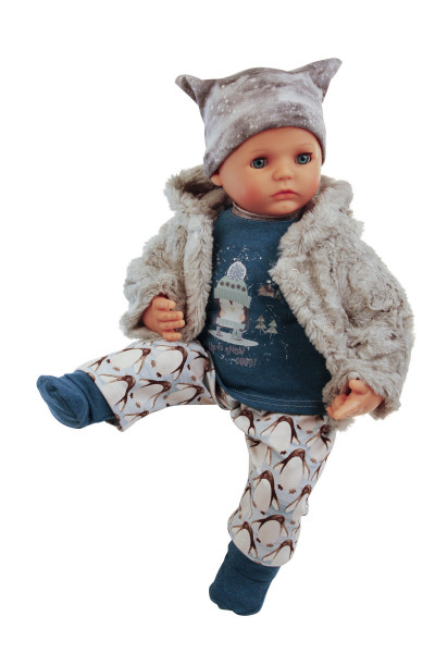 Schildkröt Manufaktur Puppe Peterle 52 cm mit Malhaar, blauen Schlafaugen, Pinguinkleidung