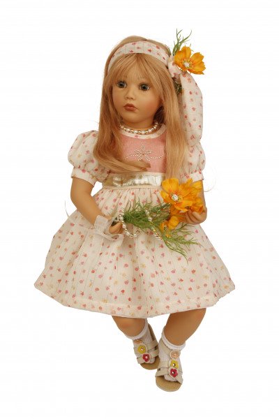 Schildkröt Manufaktur Puppe Carolina sitzend 53 cm von Sybille Sauer rotblonde Haare, Sommerkleid
