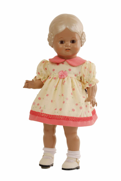 Schildkröt Manufaktur Puppe Bärbel 34 cm blonde Malhaare , braune Augen, Sommerkled Kirschen