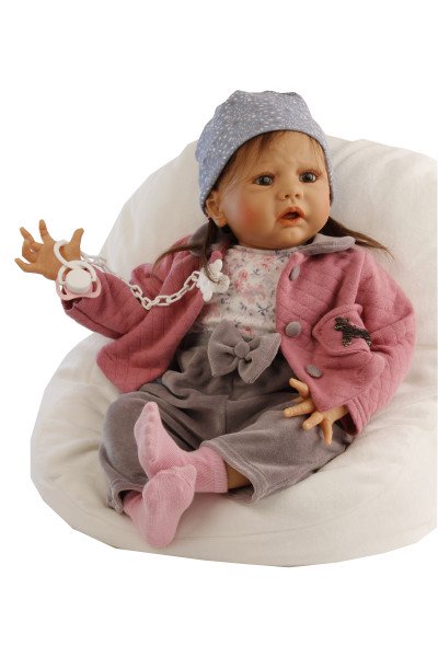 Schildkröt Manufaktur Baby Pina 52 cm von Karola Wegerich , braune Haare, Kleidung rose/grau/blau