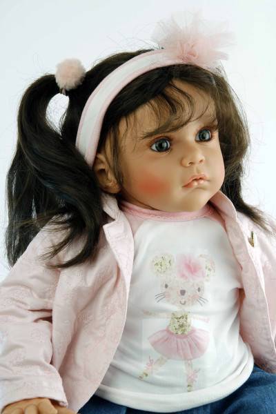Schildkröt Manufaktur Puppe Mara 60 cm von Gudrun Legler, braune Haare, Kleidung Glitterlook Fabrik Onlineshop