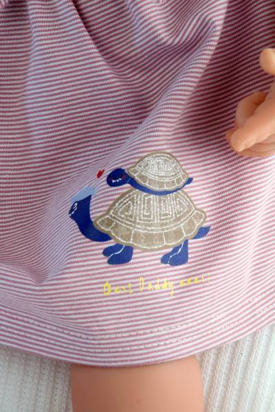 Schildkröt Manufaktur Baby Julchen 52 cm Malhaar, blaue Schlafaugen, Kleidung rose/gelb/weiss Räumungsverkauf