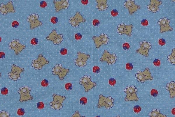 Schildkröt Manufaktur Stoff Batist blau mit kleinen Teddys und Erdbeeren