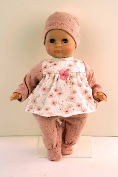 Schildkröt Manufaktur Puppe Schlummerle 32 cm mit Malhaar und braunen Schlafaugen, Kleidung rose/weiss Muttertagsangebot