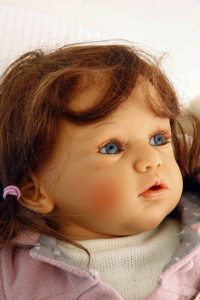 Schildkröt Manufaktur Puppe Rosalie 50 cm von Gudrun Legler, braune Haare, Hasenoverall 50% Rabatt mit kostenlosem Versand