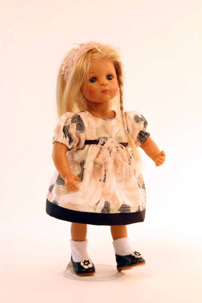 Schildkröt Manufaktur Lisa von Sieglinde Frieske 28 cm, blonde Haare, Kleidung braun/rose/weiss Black Friday Preise