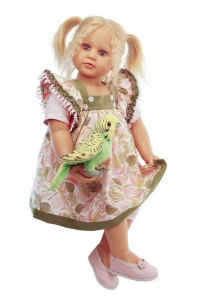 Schildkröt Manufaktur Puppe Johanna von Brigitte Paetsch 70 cm sitzend, blonde Haare, Kleidung grün/rose Saisonale Angebote