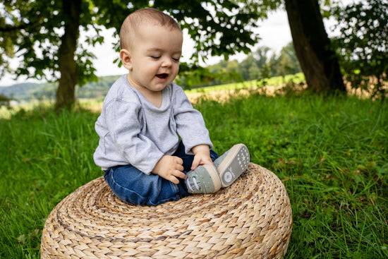 Sterntaler Babyschuh mit elastischen Schnürsenkeln in steingrün Lagerräumung