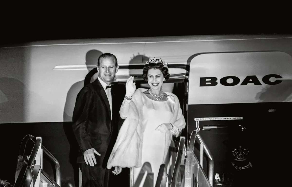 TASCHEN Her Majesty. A Photographic History 1926–2022 JETZT KAUFEN