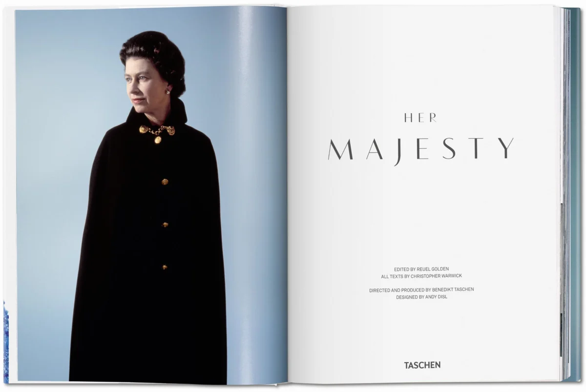 TASCHEN Her Majesty. A Photographic History 1926–2022 JETZT KAUFEN