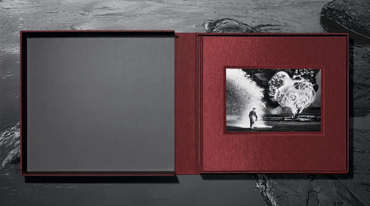 TASCHEN Sebastião Salgado. Kuwait. A Desert on Fire im Angebot