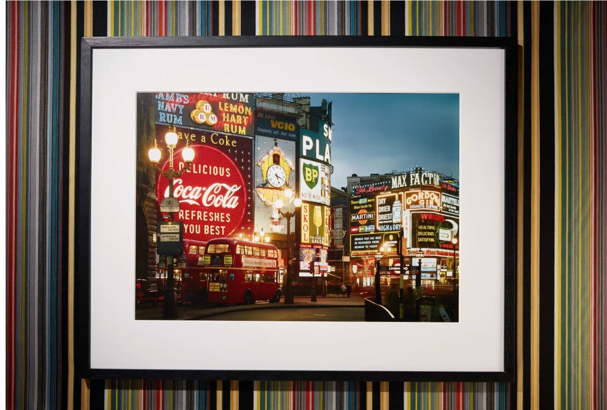 TASCHEN London. Portrait of a City, Paul Smith Edition No. 1–500 ‘Piccadilly Circus’ Neueste Mode